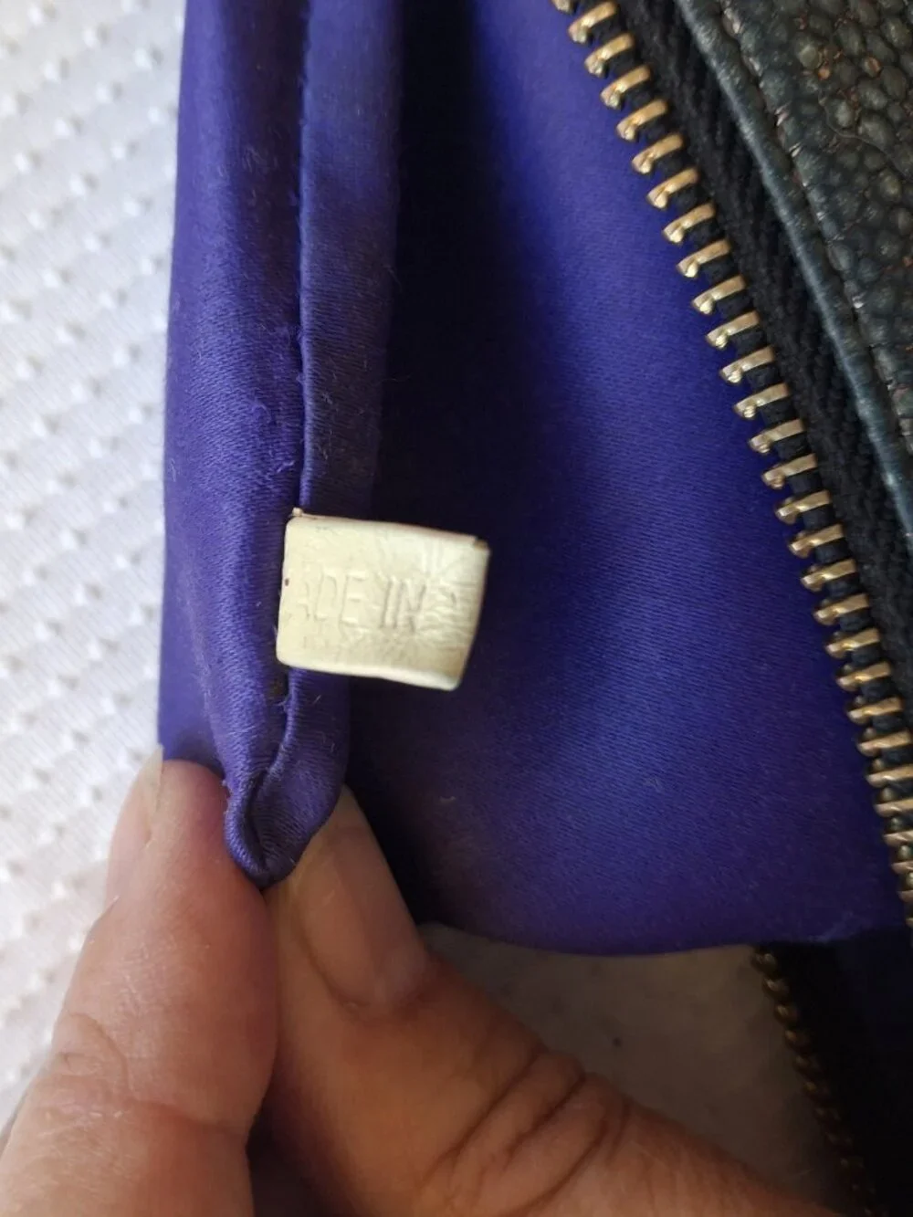 Henri Bendel Stingray Embossed Leather Zip Pouch Cosmetic Bag Clutch Black